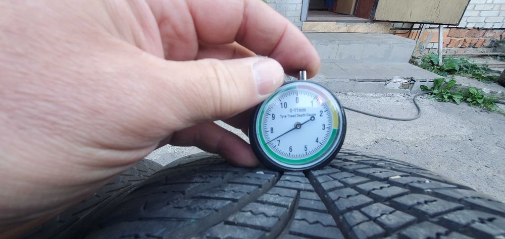 Всесезонні шини 215 55 R17 GoodYear Vector 4S France 2019рік