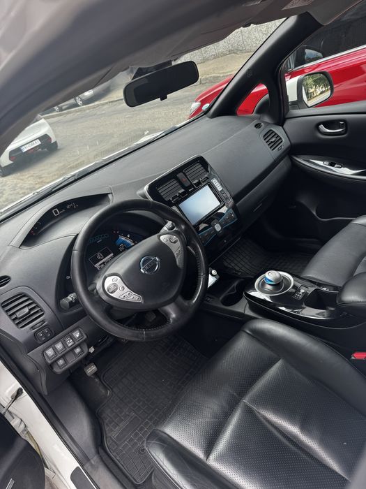 Ареда оренда Nissan Leaf 40кв