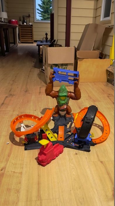 Hot wheels toksyczny goryl