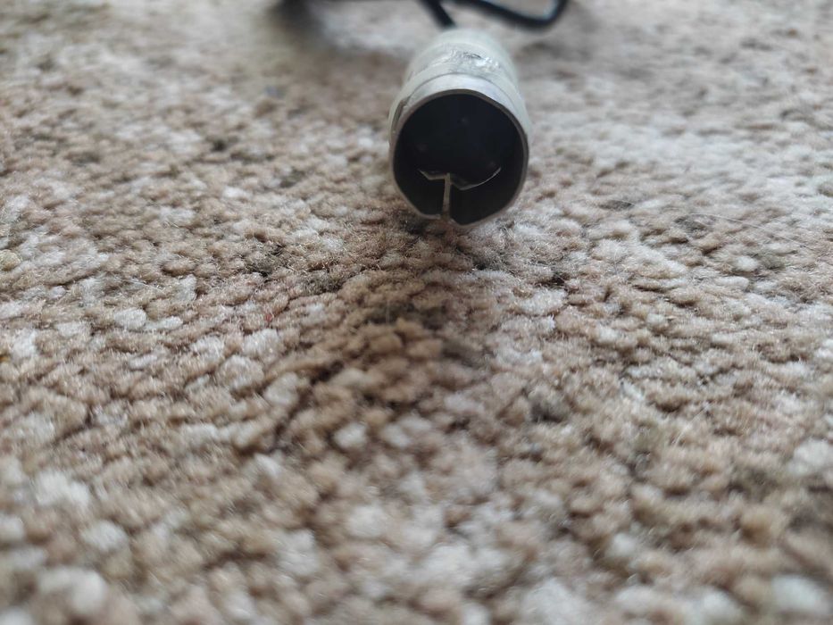 Stary mikrofon dynamiczny z PRL-u