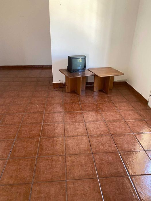 2 mesinhas de madeira cerejeira