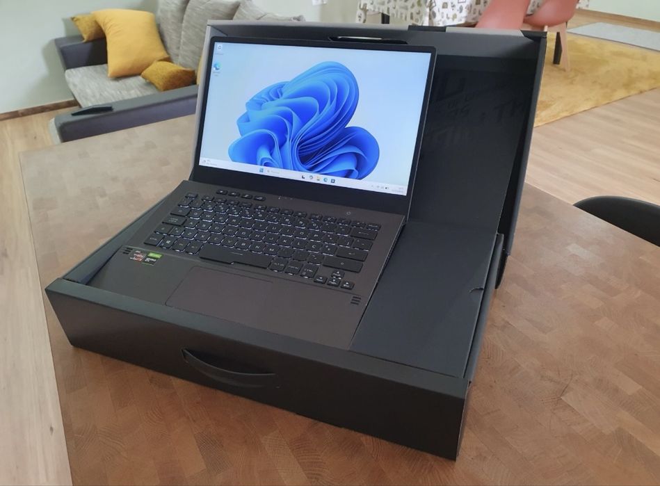 Portatil semi novo (com caixa e acessorios)