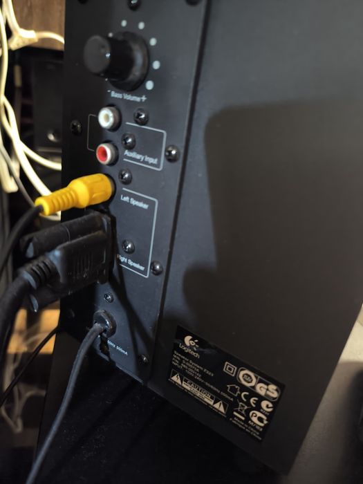 Zestaw głośników Logitech 2+1