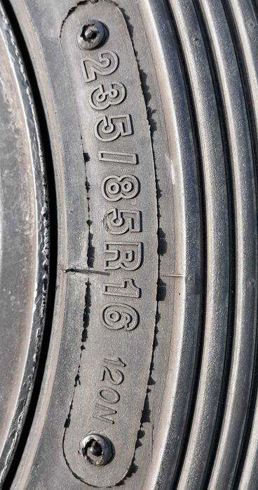 Jantes e pneus M/T para Jipes.