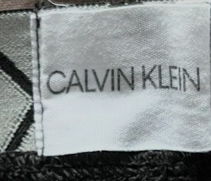 Vendo Pijama Calvin Klein.
