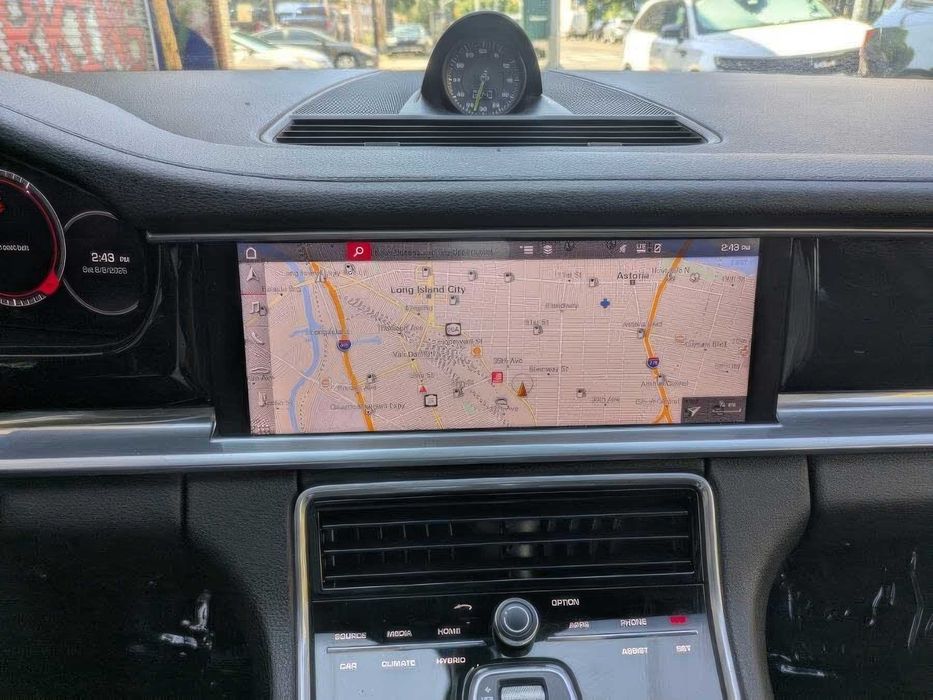 Porsche Panamera      2018