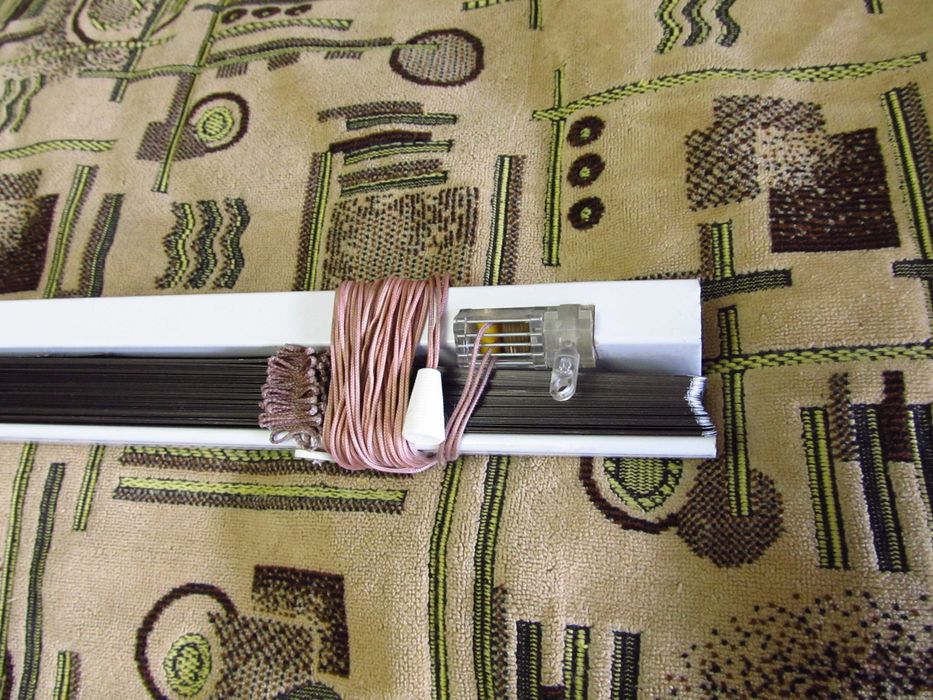 Жалюзи алюминиевые, оконные 122 х 135см