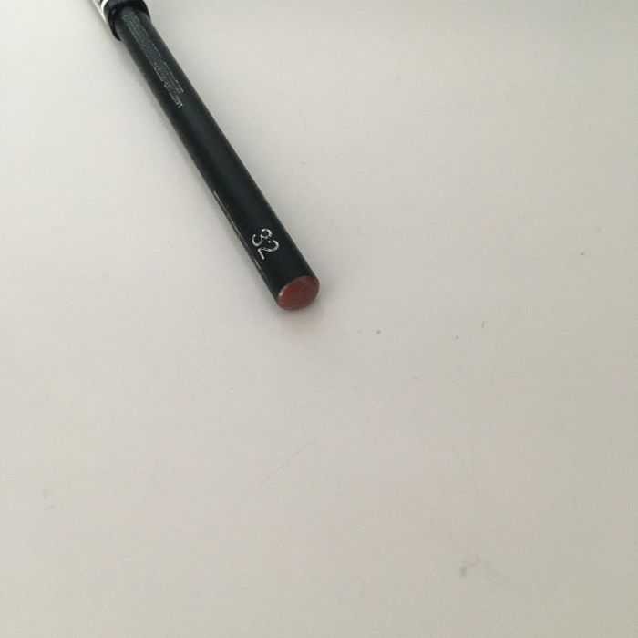 Brązowa Konturówka Kiko Milano - kredka do ust 32 Hazelnut