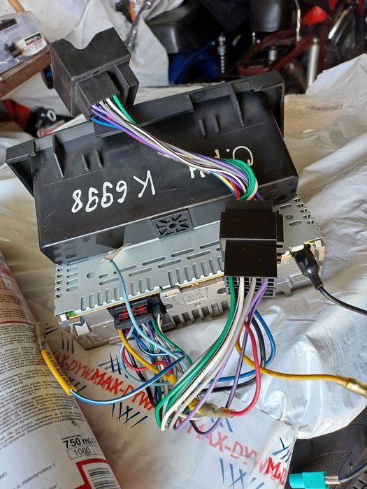 Sprzedam radio z kieszenią do opel astra h