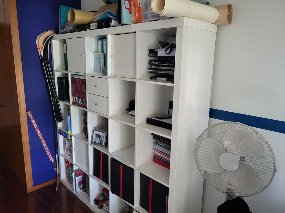 Estante Kallax IKEA 1,84 x 1,84m