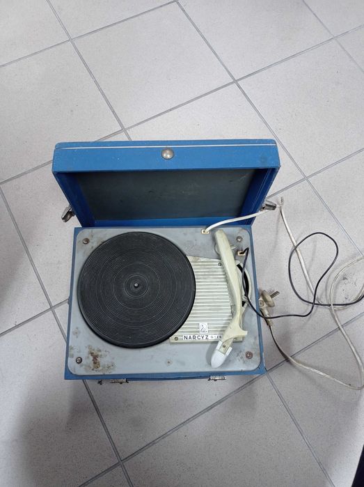 Stary zabytkowy gramofon Narcyz G-260 Fonica