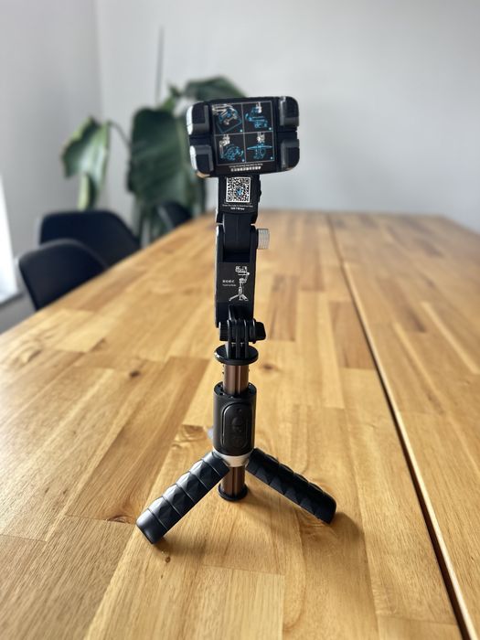 Gimbal tripod with estabilzer
