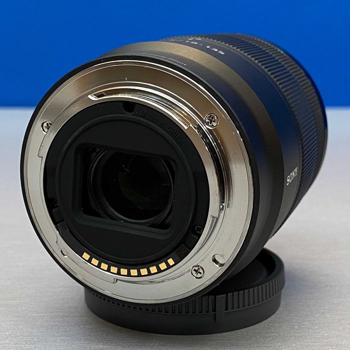Sony E 18-135mm f/3.5-5.6 OSS