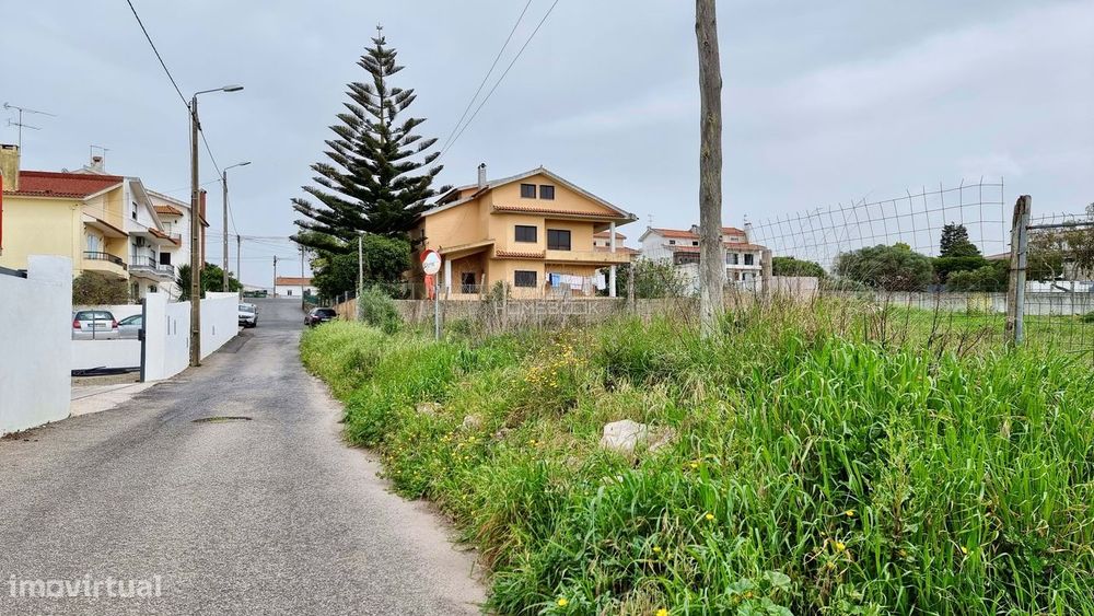 Urban plot of 6,440 m² in Rio de Mouro