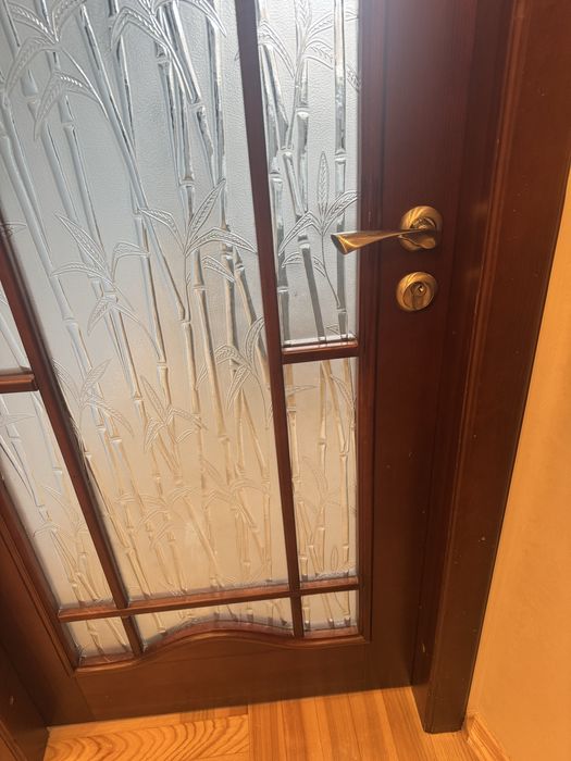 Міжкімнатні двері- 4 штуки, масив дерева- сосна