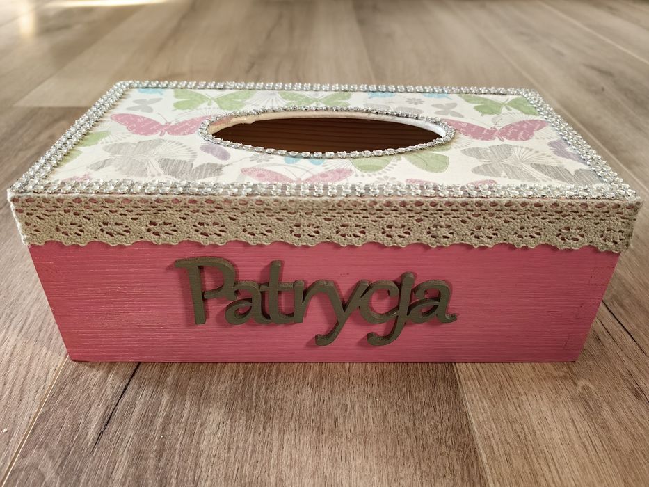 Pudełko na chusteczki chustecznik z imieniem Patrycja