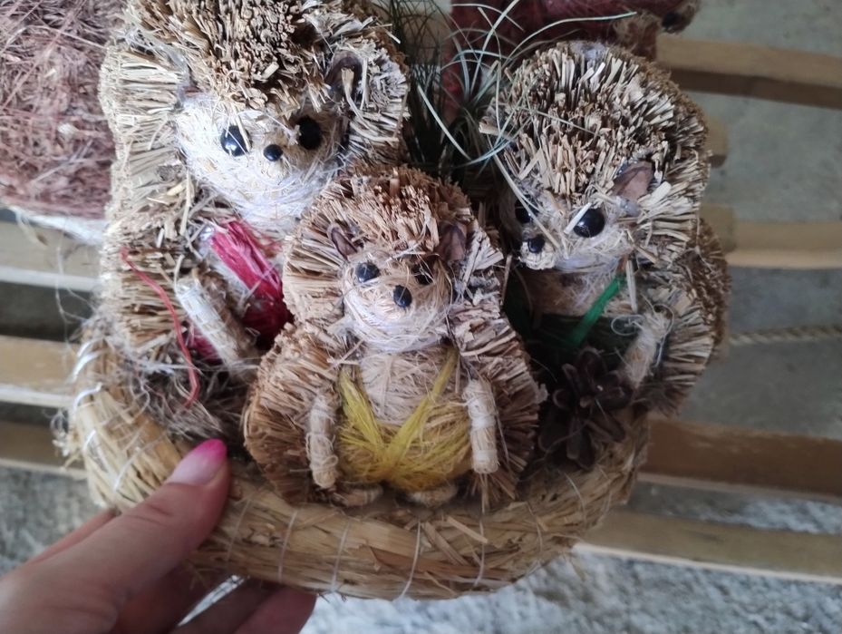 Rękodzieło 3 figurki i wazon z kwiatami