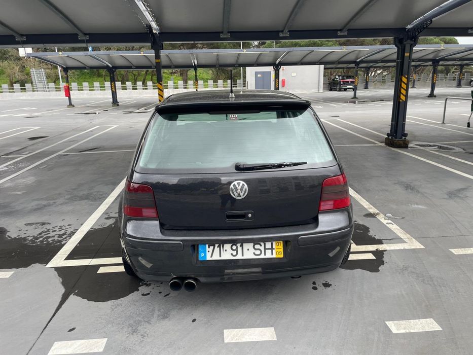 VW Golf IV do ano 2001 impecável com 290000 Kms.