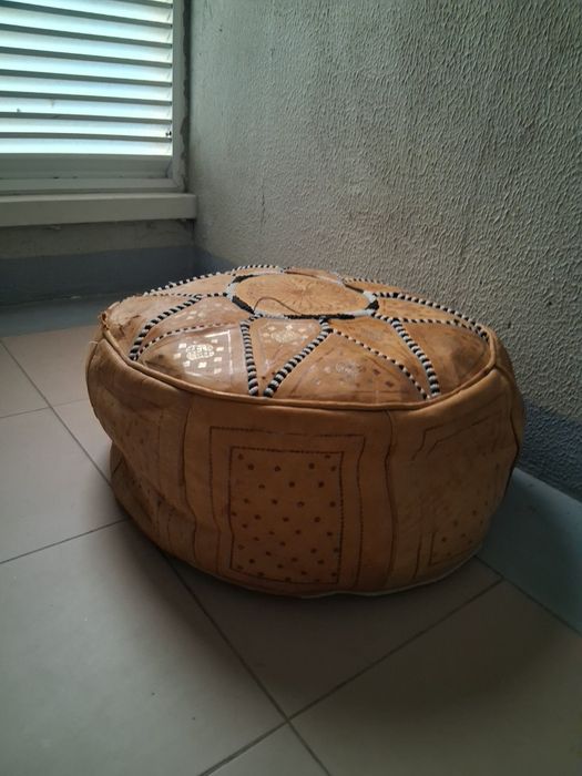 Puff Marroquino em Couro - VINTAGE