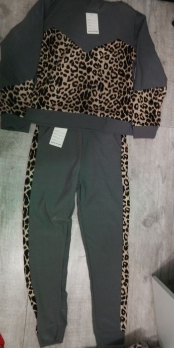 Sprzedam fajny komplet dresowy paterka s/m