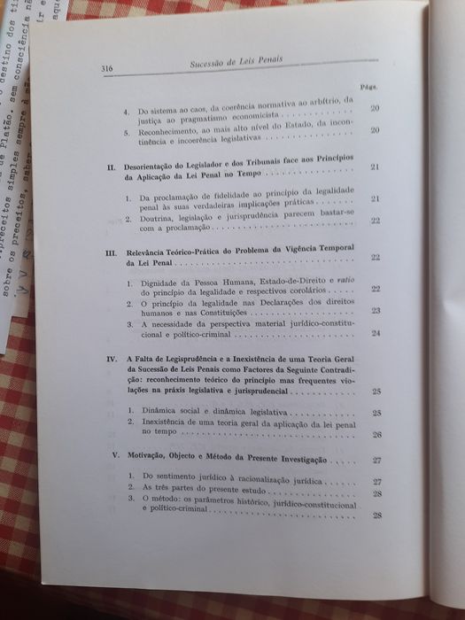 Sucessão de Leis Penais, prof. Doutor Taipa de Carvalho