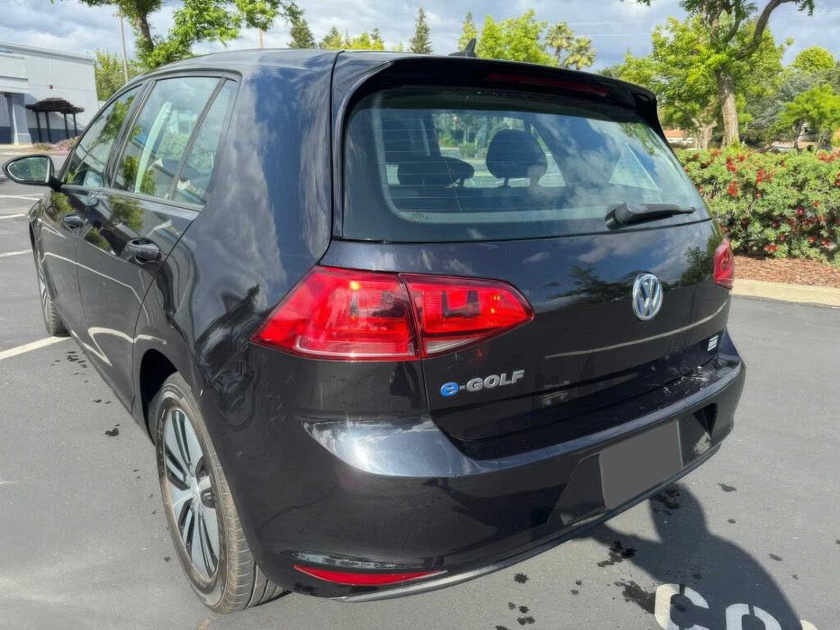 Volkswagen e-Golf SEL Premium      2016
