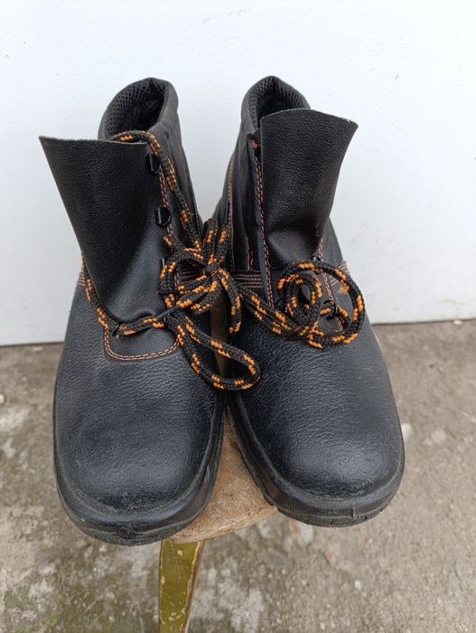 Продам Ботинки робочі
