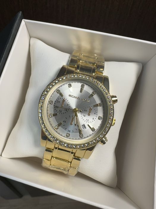 Годиник жіночий кварцевий