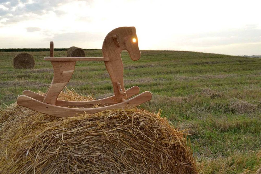 Дерев'яний "коник-гойдалка" /каталка для дітей