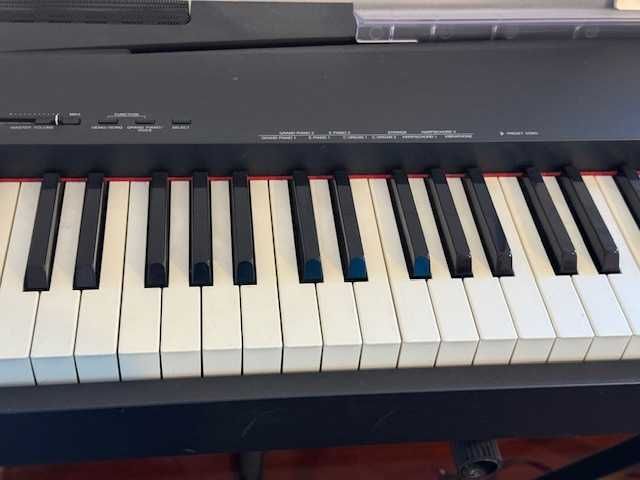 Piano eletrónico YAMAHA P-70