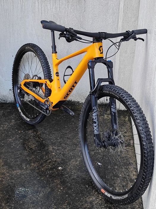 1799€Scott Spark carbono ( aceito retomas)
Tamanho M 
Suspensão e amor