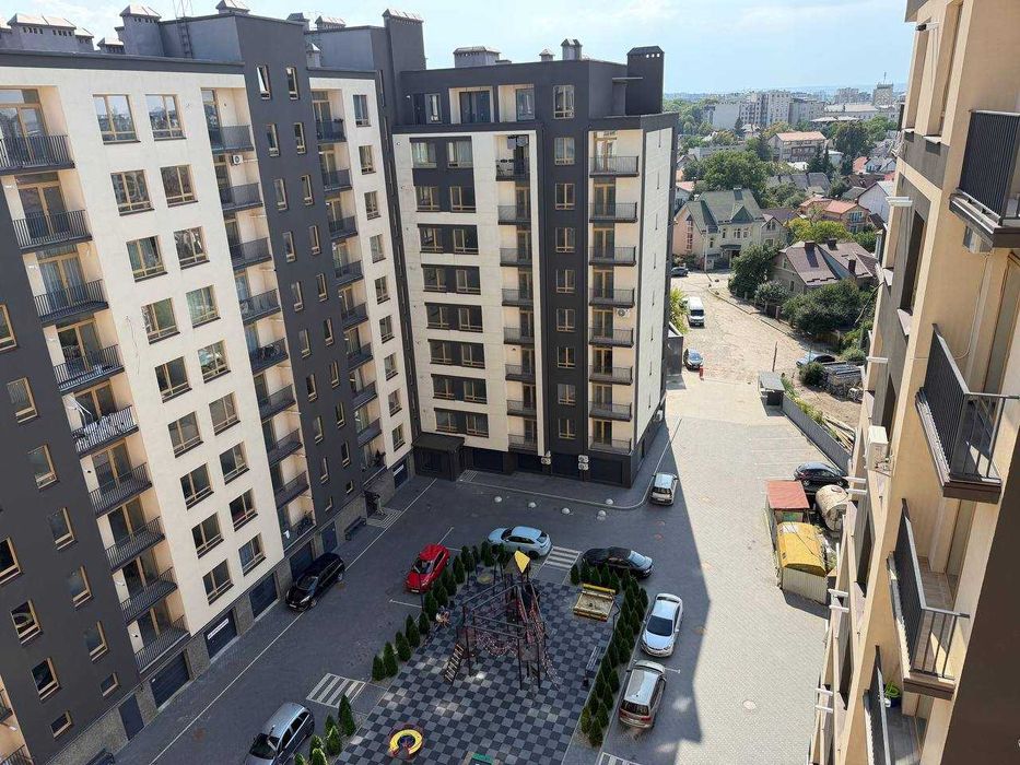Продаж квартири в тихому центрі готової до ремонту