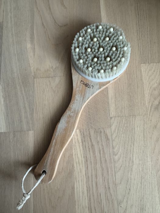 Щітка для сухого масажу