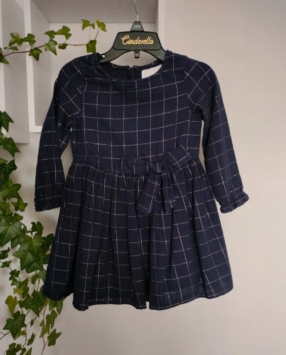 Elegancka sukienka ze złotą nitką rozmiar 98 cm