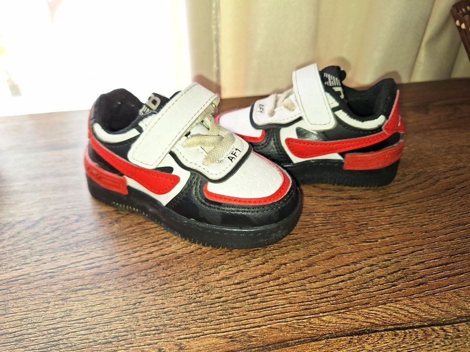 Дитячі кросівки,20 розміру, устілка 13 см