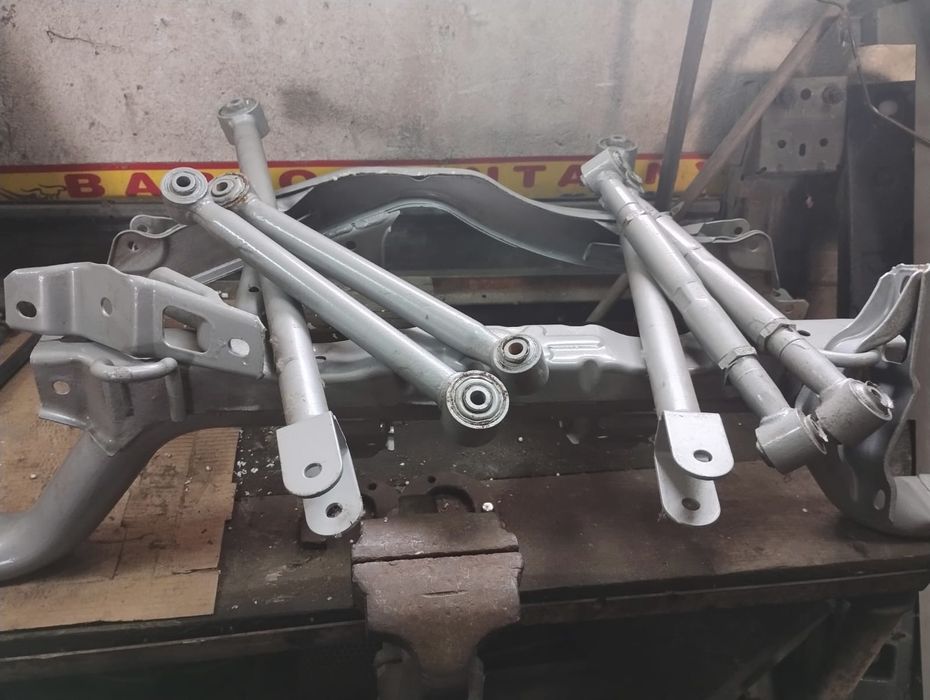 Komplet mamcpersony tył Land Rover Freelander TD4 i inne