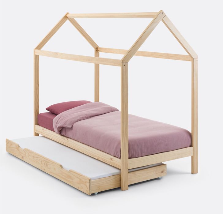 Cama-cabana em pinho maciço + cama gaveta + colchoes.