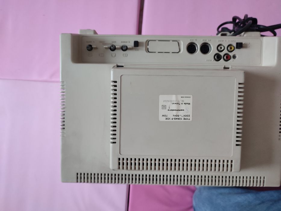 Monitor Commodore 1084S-P Oryginalny