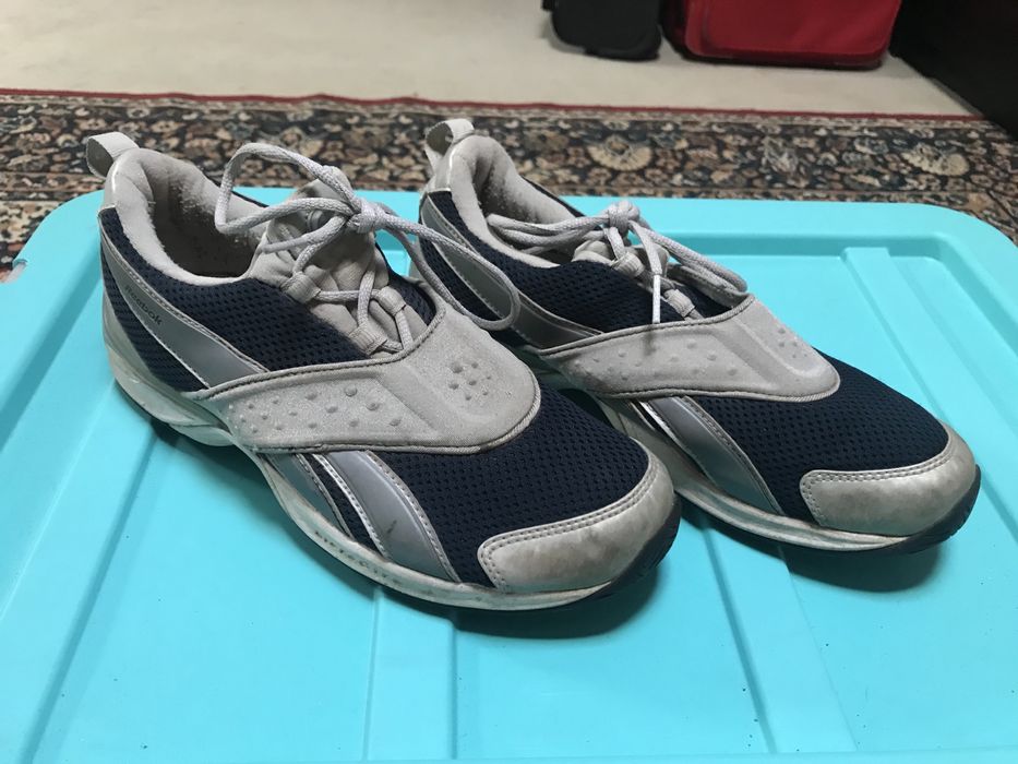 Sapatilha E Botas de camurca cano alto