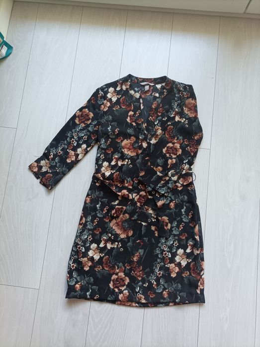 Sukienka rękawy 3/4