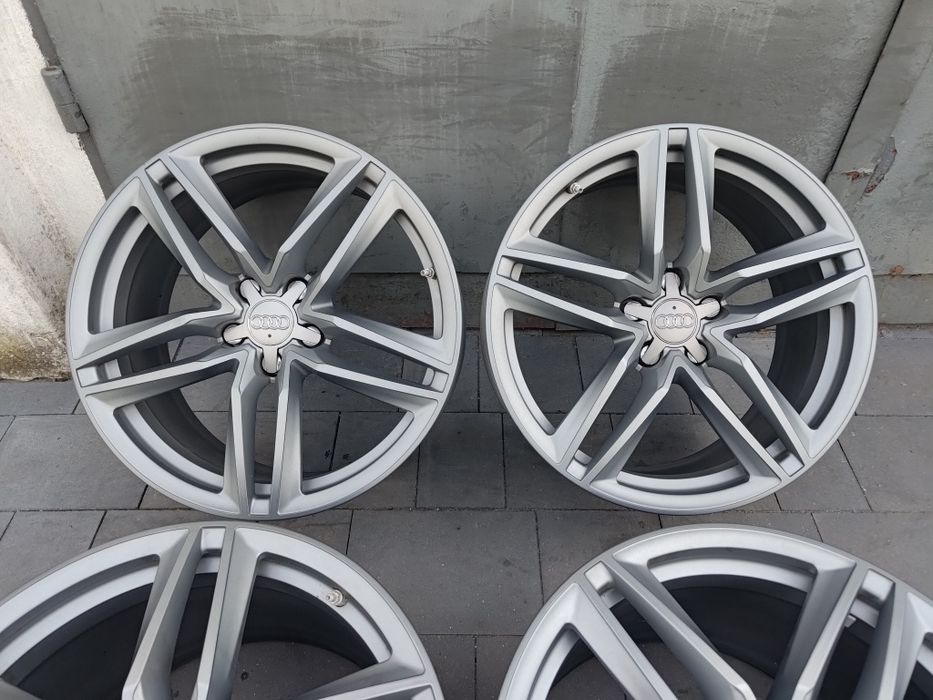 Oryginalne alufelgi AUDI R8 FL 19 cali 5x112, idealny stan, 2x8,5J i 2x 11J, czujniki TPMS, śruby