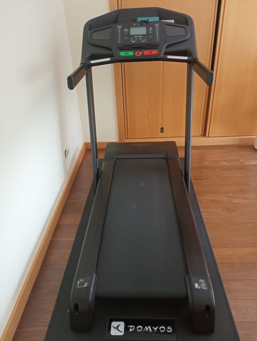 Passadeira de Corrida Domyos T900C Conectada, 18 km/h, 50x143 cm DOMYOS -  Decathlon