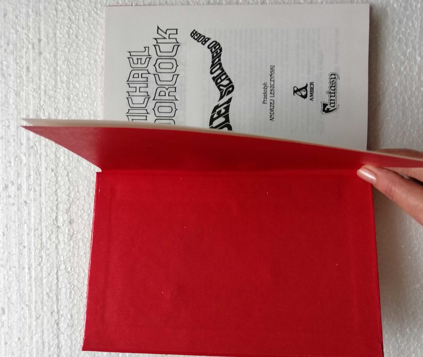 Zaklęty miecz Amulet szalonego Boga Troje przeciw światu