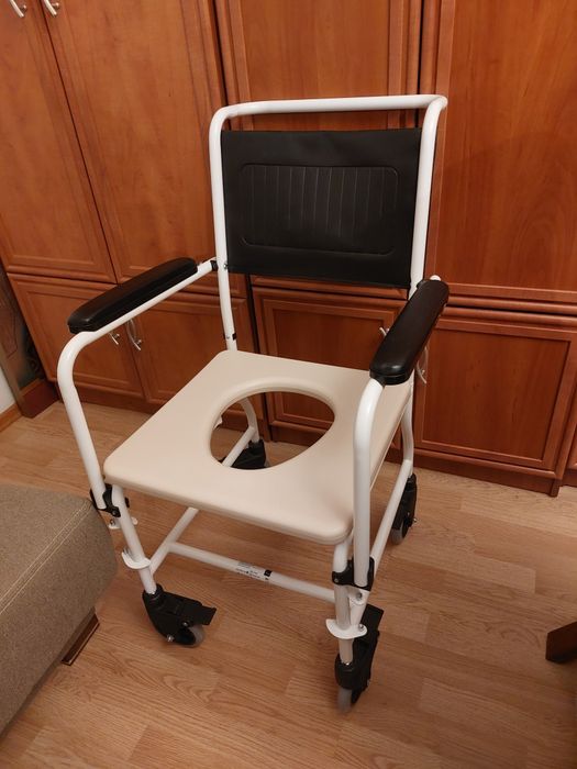 Wózek  krzeslo z toaletą