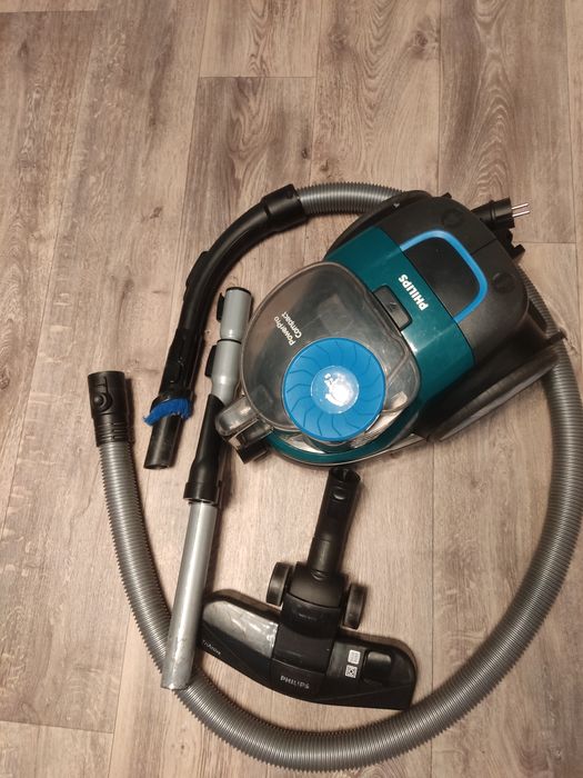 Пылесос Philips . С контейнером