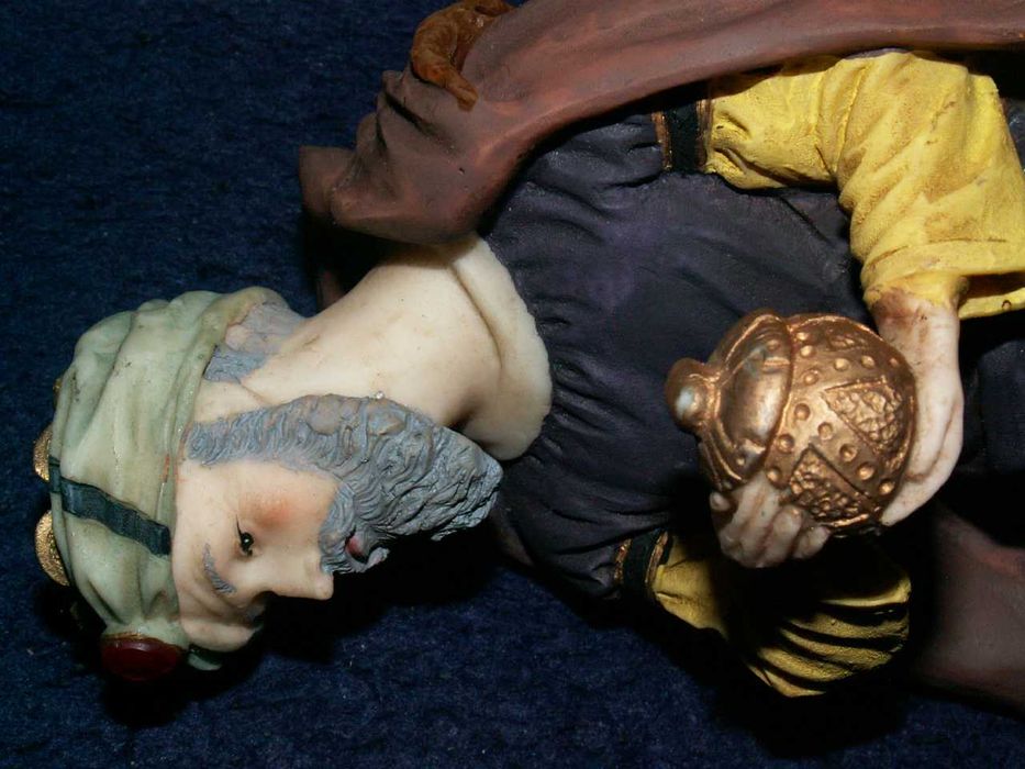 Król klęczący do szopki do figur 29-30  cm - Szopka - Stajenka