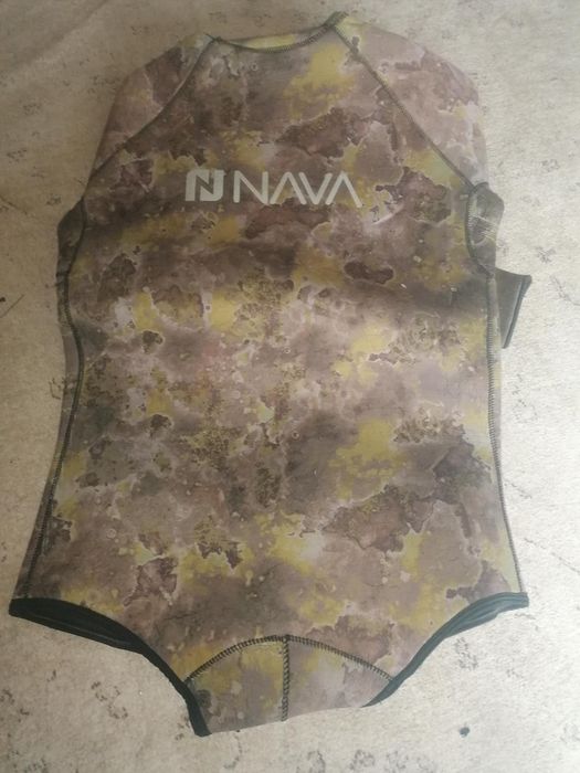Casaco caça submarina Nava 7mm XL micro poroso comuflado bom estado