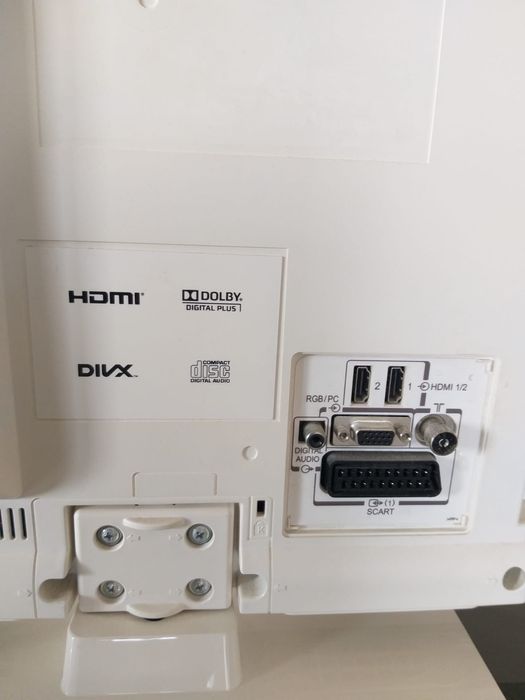 Vendo TV TOSHIBA branca 19”