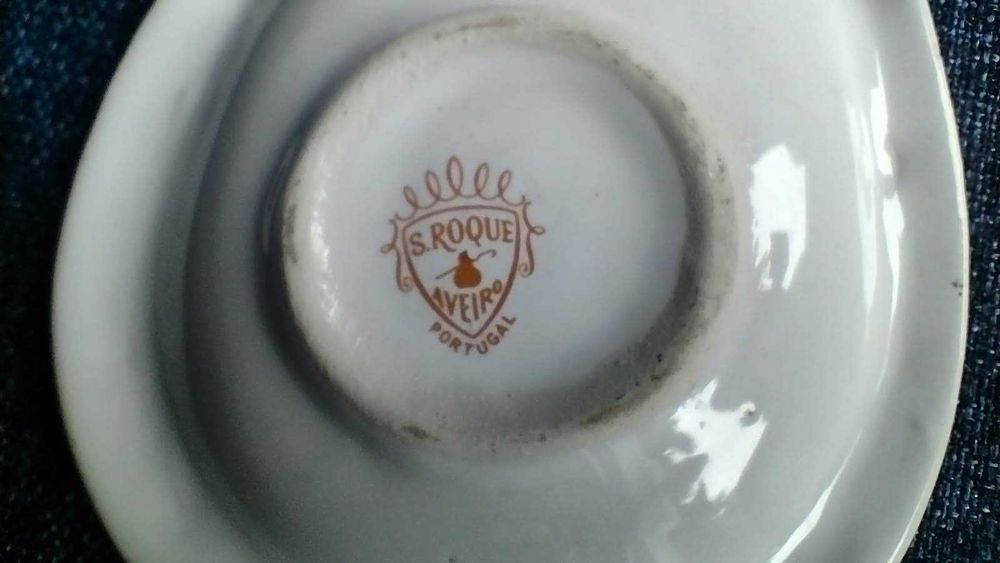 Cinzeiro ou aneleira, antigo, ferradura em loiça, fábrica S. Roque
