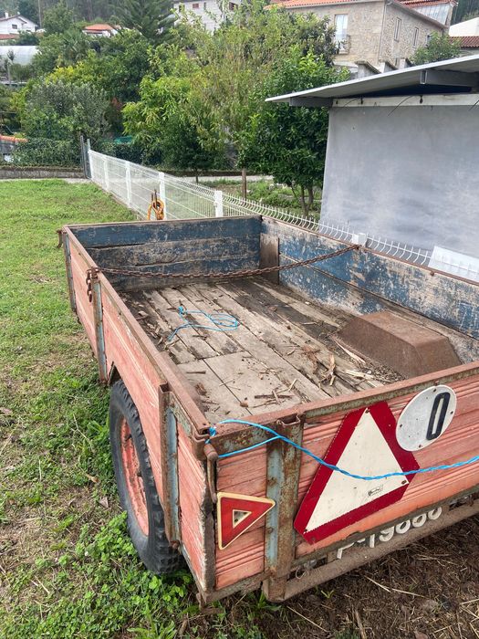 Reboque agrícola.